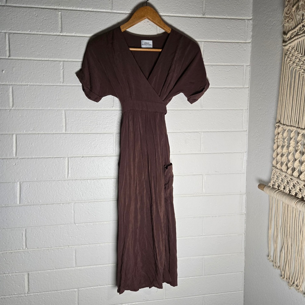 Urban Outfitters Women Midi Dress Brown Rayon Wrap Front Pockets Classic Fall XS